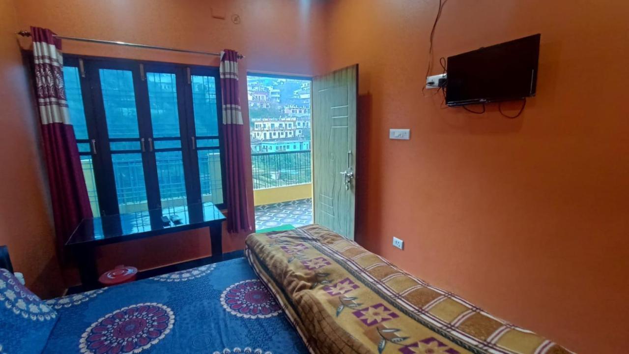 Goodwill Home Stay Алмора Екстериор снимка