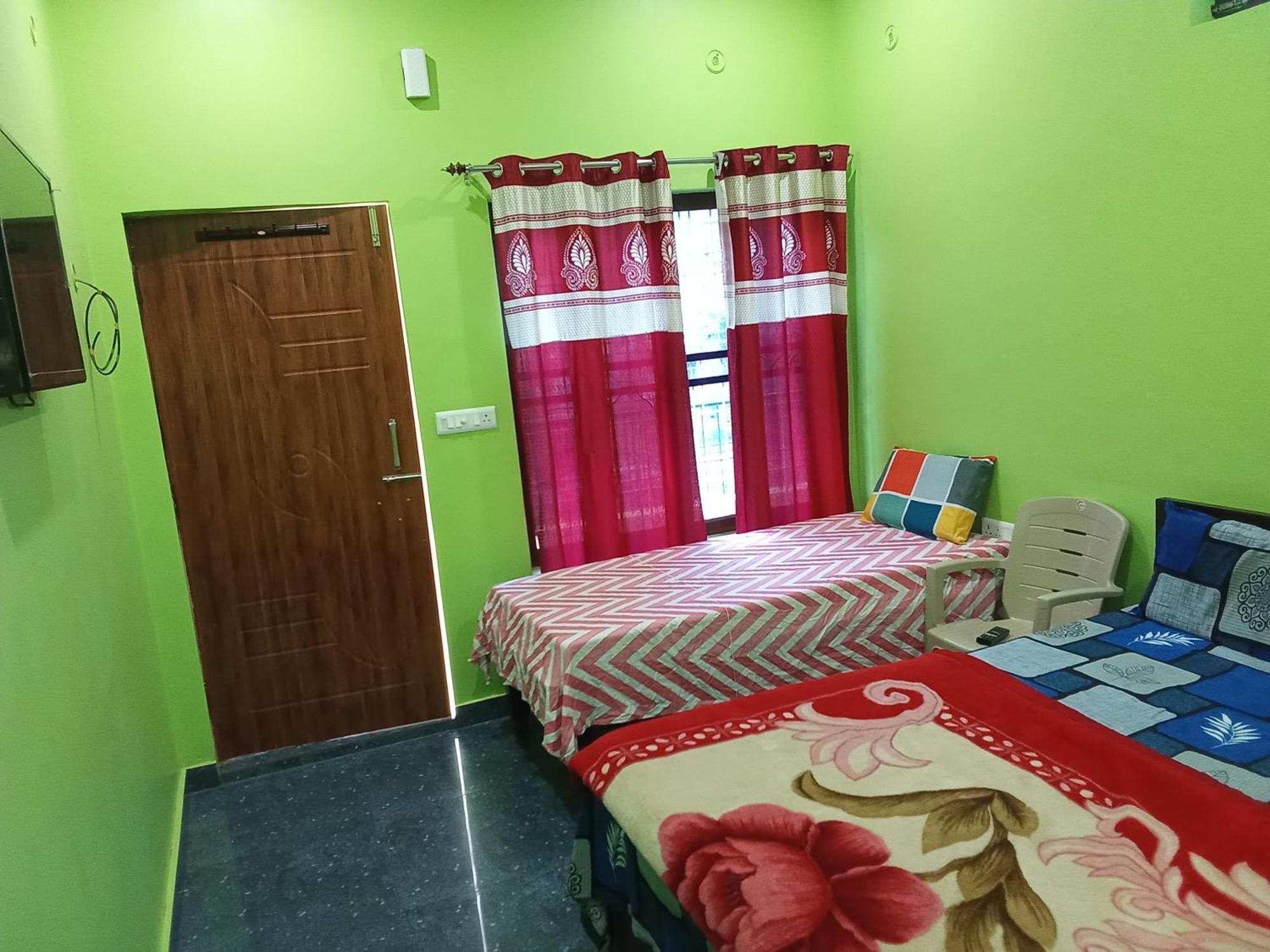 Goodwill Home Stay Алмора Екстериор снимка